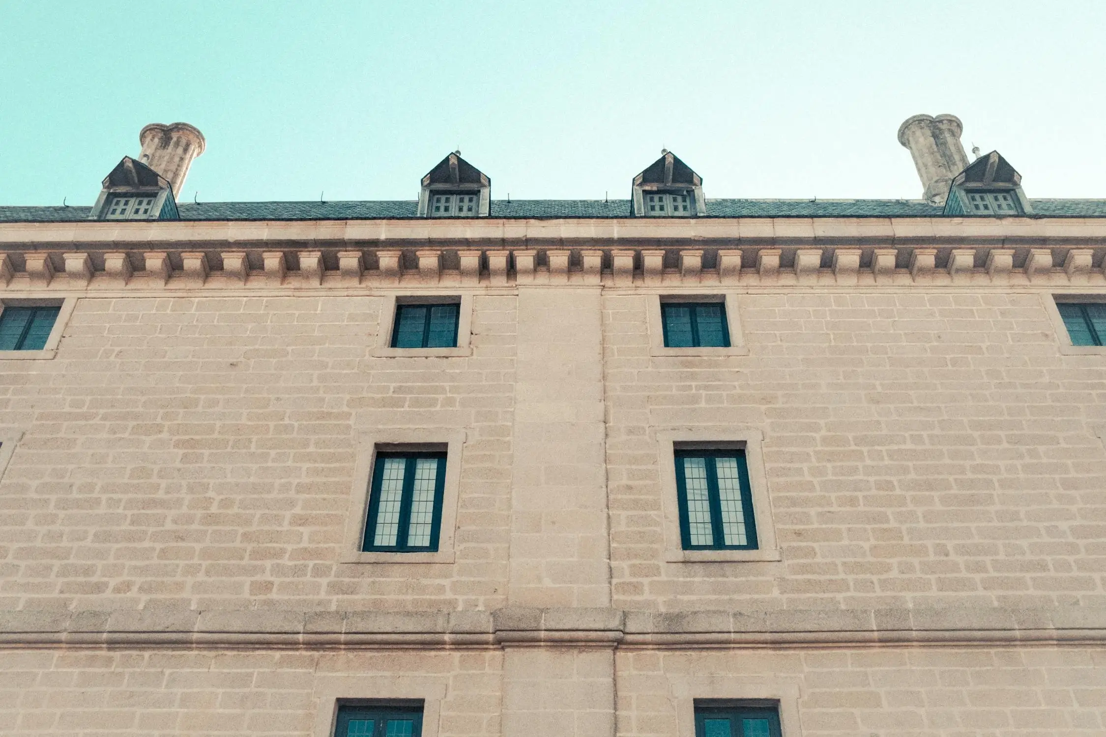 Restored Bath stone facade in Cardiff